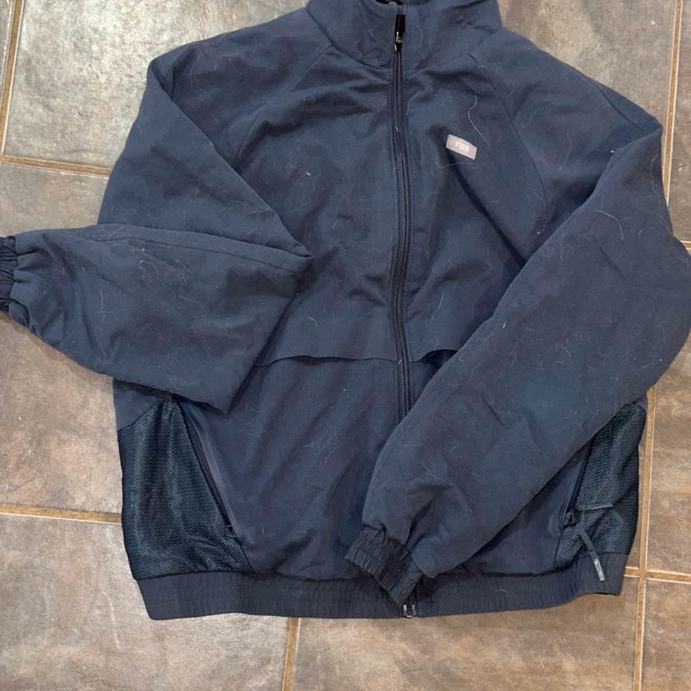 Figs Women's Navy Windbreaker
